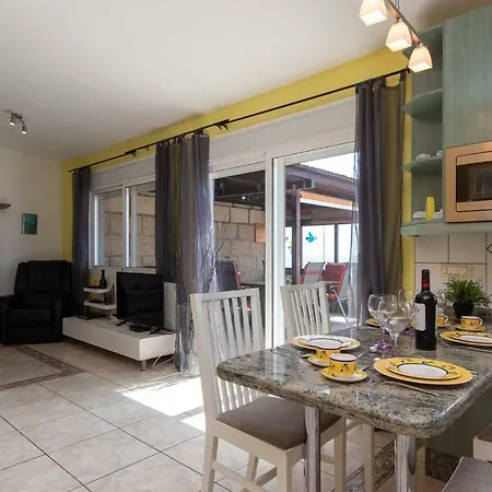 Tania: With Private Pool And Sea View * La Listada